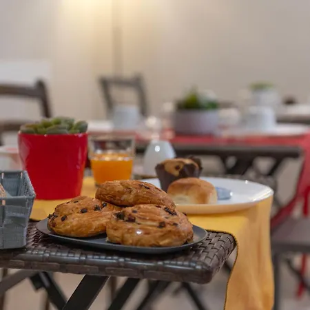 Starita Bed & Pizza 4*